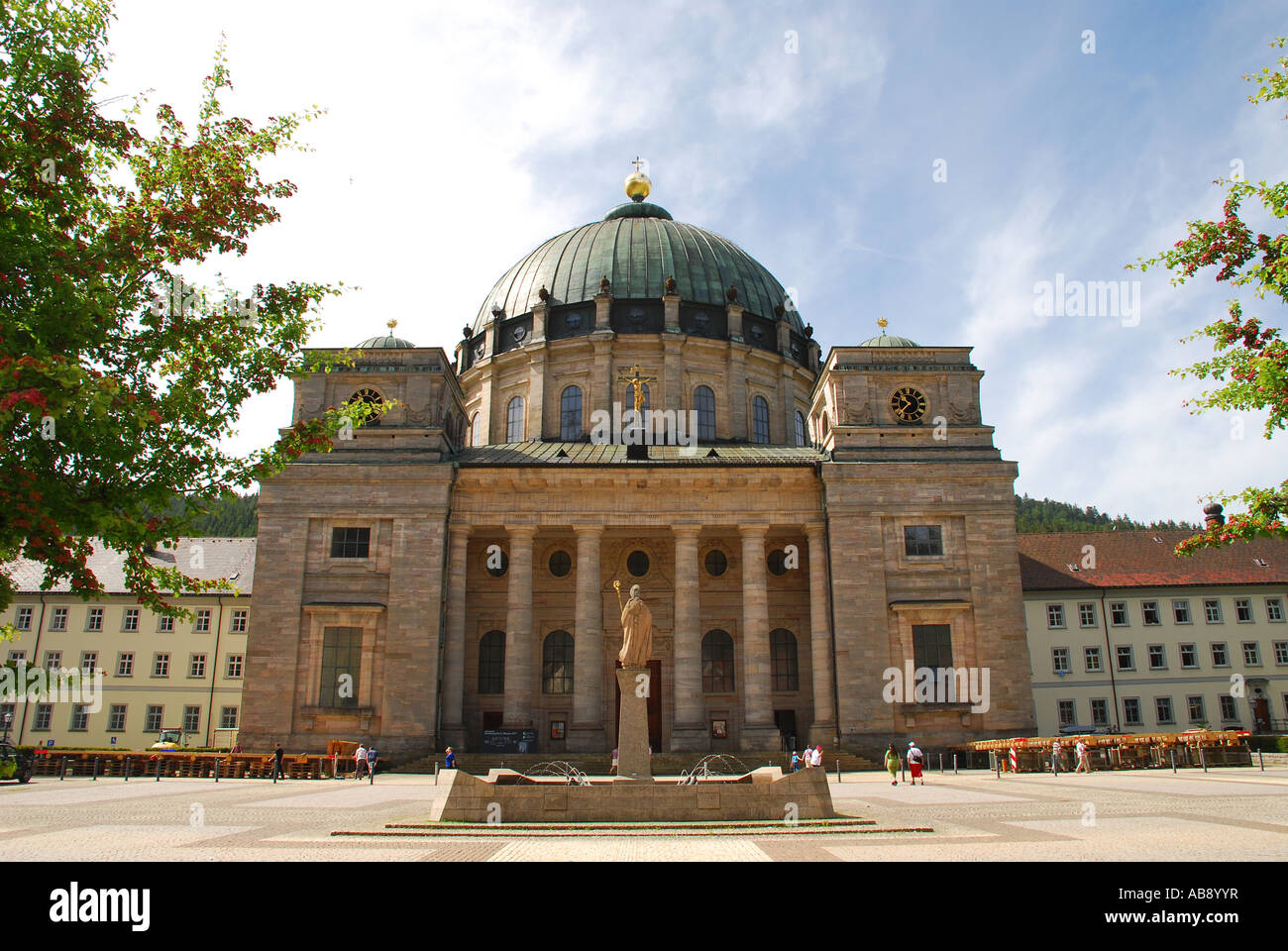 Dom St. Blasius mit eines der größten Kirchenkuppeln Europas - St. Blasien Schwarzwald Baden-Württemberg Deutschland Stockfoto