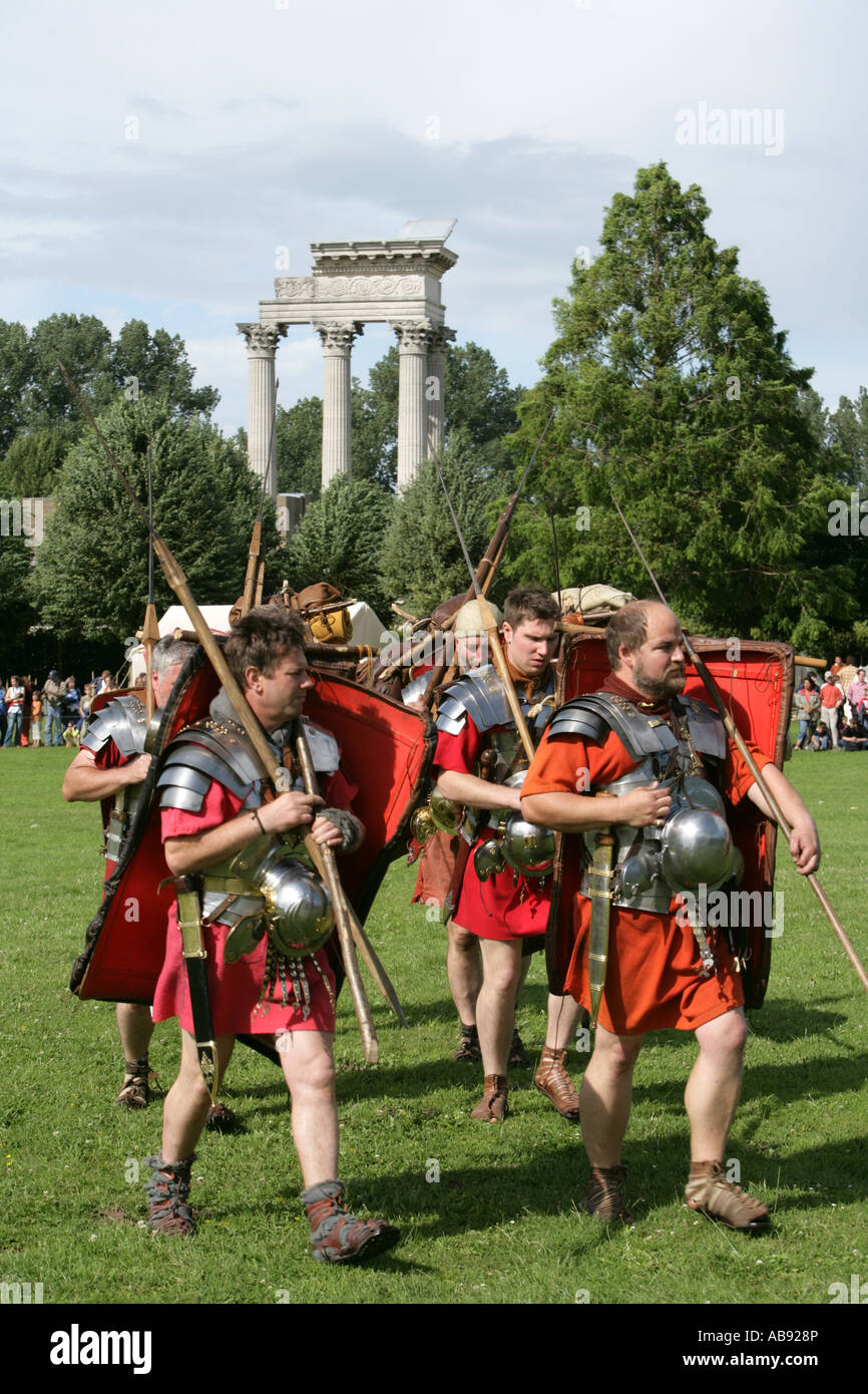 DEU Deutschland Xanten Romans Festival in der archäologische Park historischen Show des täglichen Lebens der normalen Menschen und militärisches personal Stockfoto