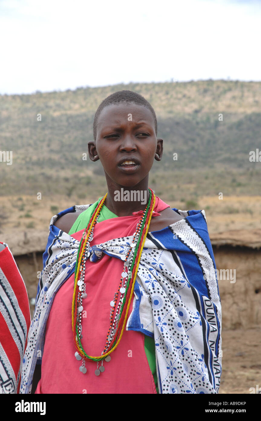 Massai Frau in ihrem Dorf, Kenia, Narok Stockfoto