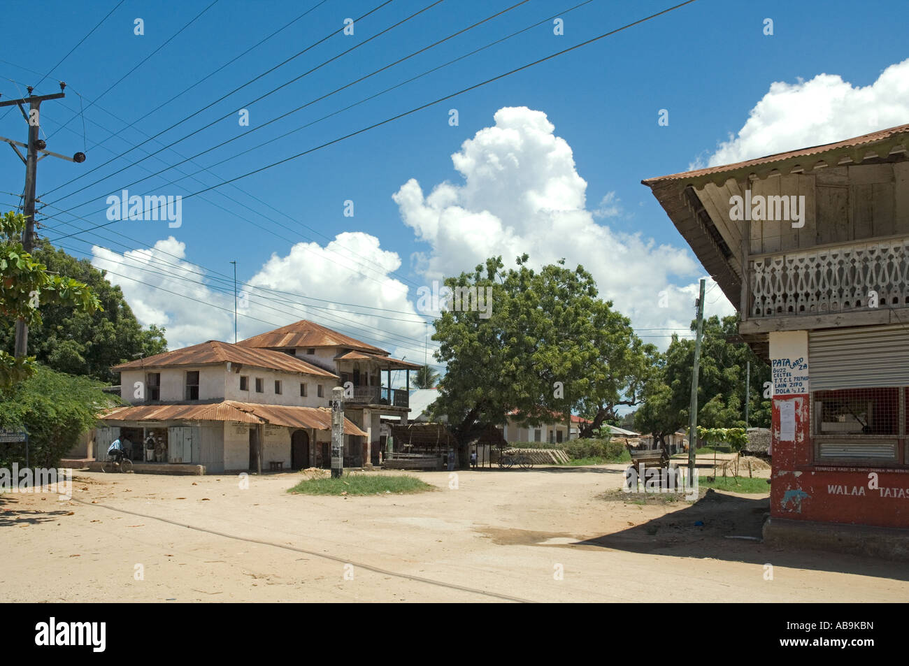 Main Street in der Küstenstadt Stadt Pangani in Tansania Stockfoto