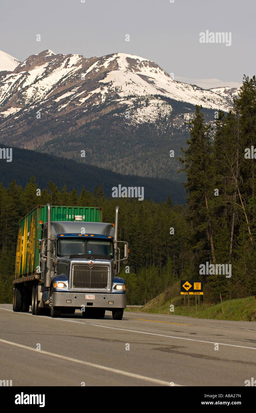 LKW auf der Autobahn Stockfoto