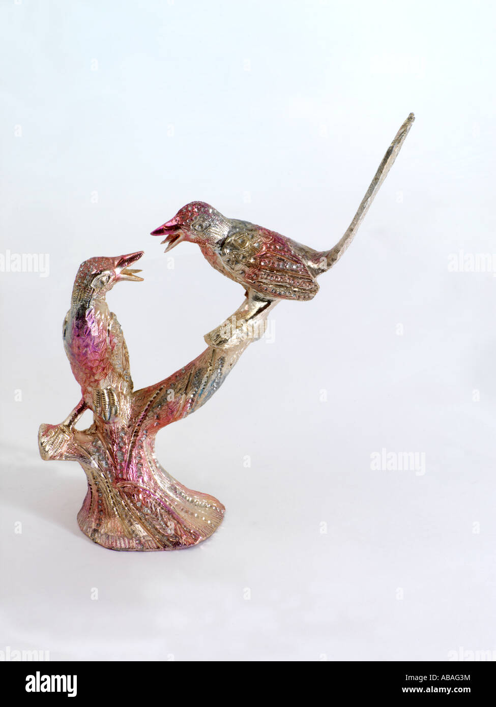 Chinesische zwei Vögel-Symbol des Reichtums, die traditionell als Träger der frohe Botschaft Stockfoto
