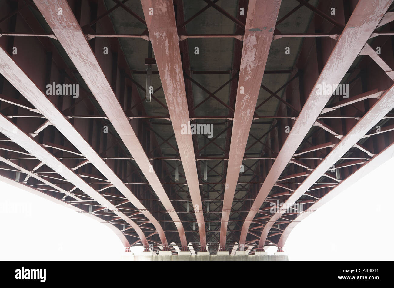 Unterseite der Brücke Stockfoto