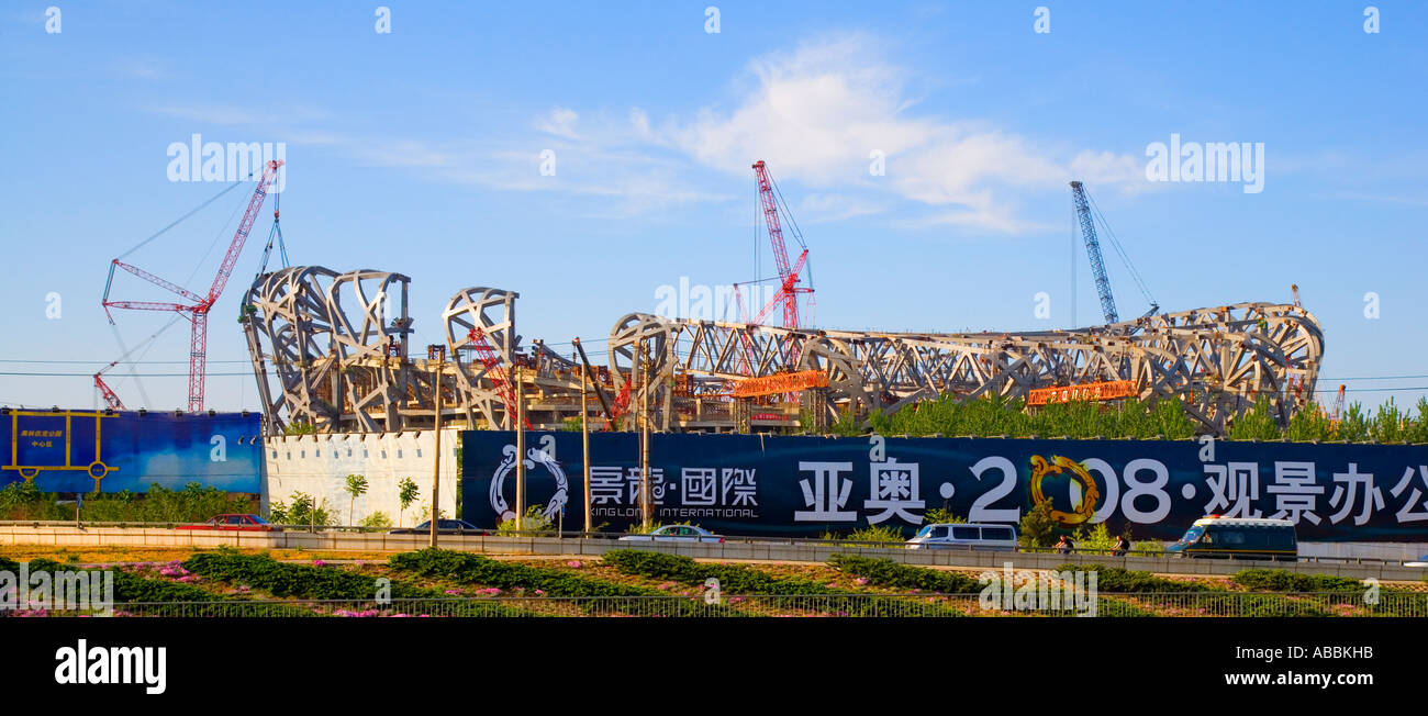 Stadion für 2008 Olympischen Spiele genannt das "Vogelnest" im Bau Mai 2006 Peking China JMH1568 Stockfoto