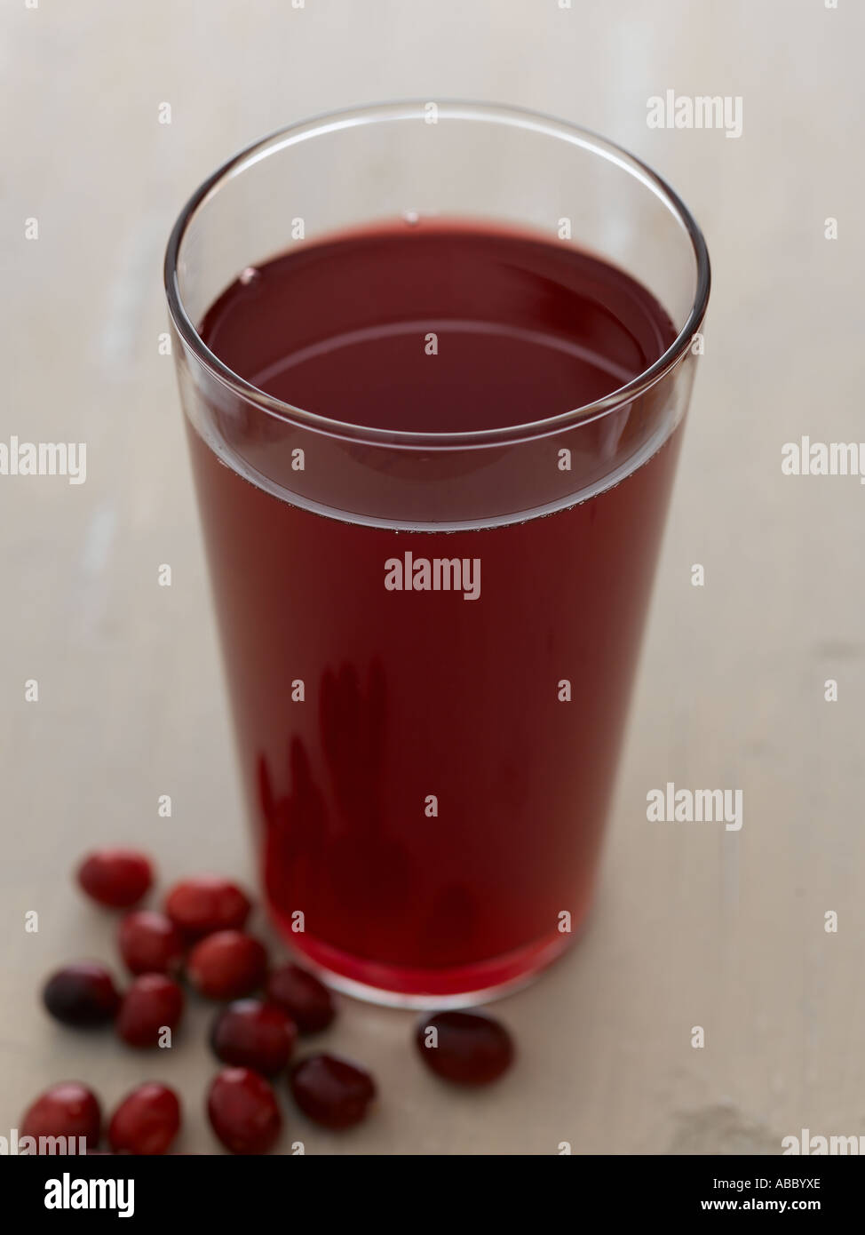 Glas Cranberry-Saft und frische Beeren - high-End Hasselblad 61mb digitales Bild Stockfoto