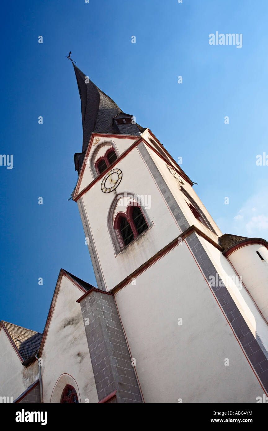 St. Clemens Kirche Mayen Deutschland mit verdrehten Turm Stockfoto