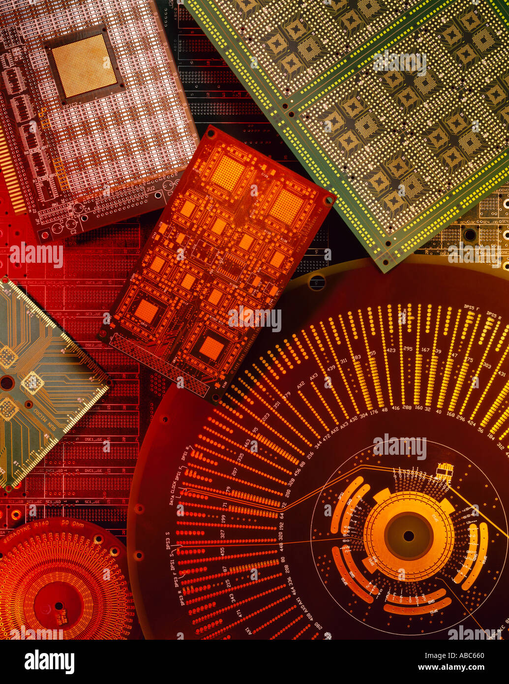 Elektronik - grafische Layout von Leiterplatten in verschiedenen Größen und Formen ohne Komponenten. Stockfoto