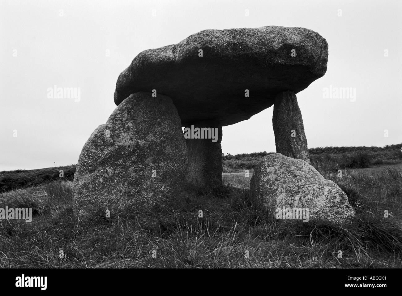 Blick auf Lanyon Quoit in der Nähe von Penzance Cornwall Stockfoto Blick auf Lanyon Quoit in der Nähe von Penzance Cornwall Stockfoto