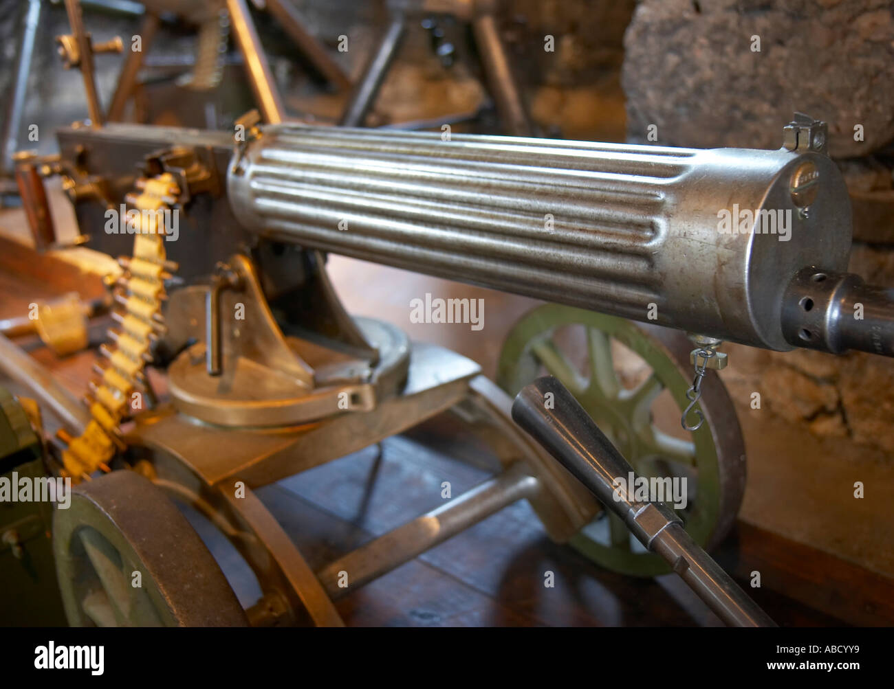 Maschinengewehr mit Munition Gürtel Stockfoto