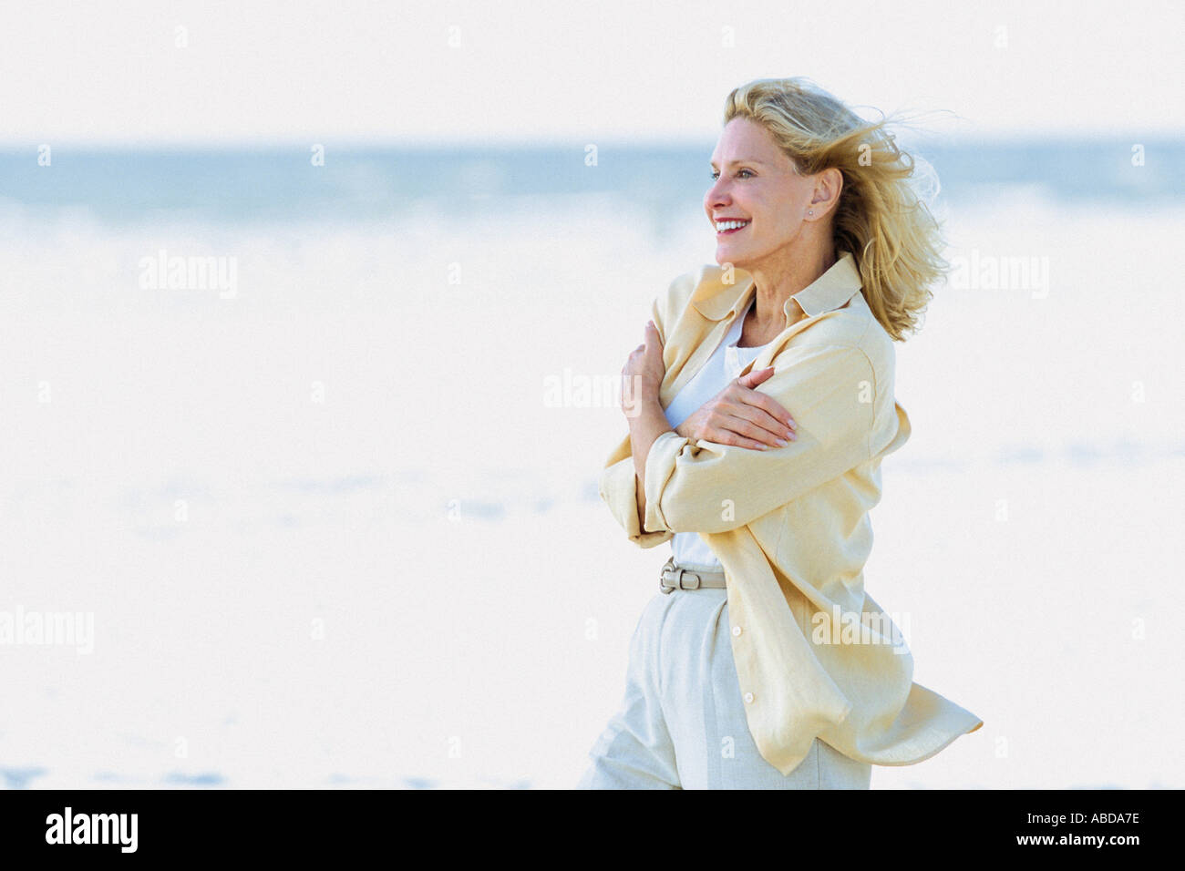 Frau am Strand Stockfoto