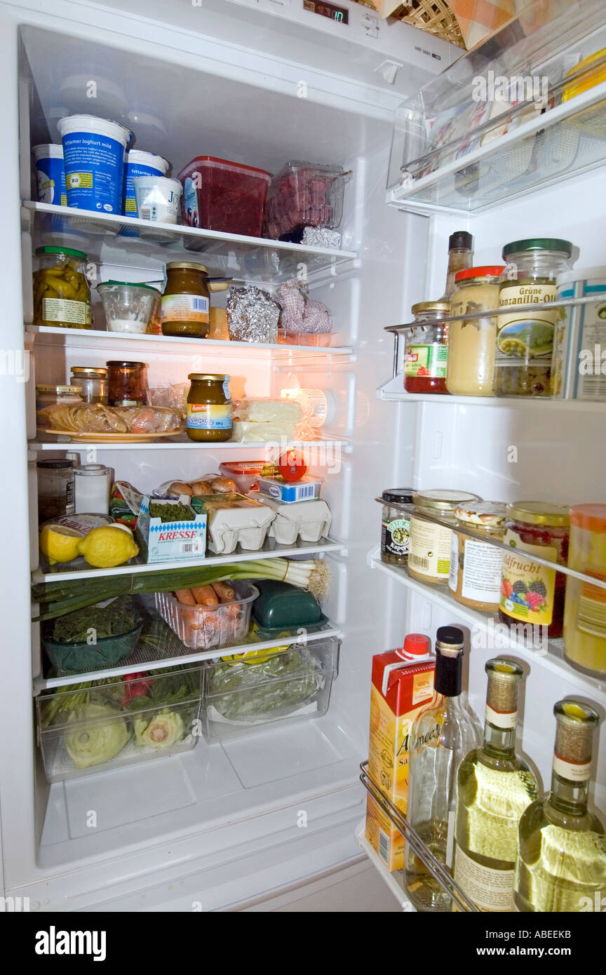 gefüllter Kühlschrank Kühlschrank Stockfotografie - Alamy