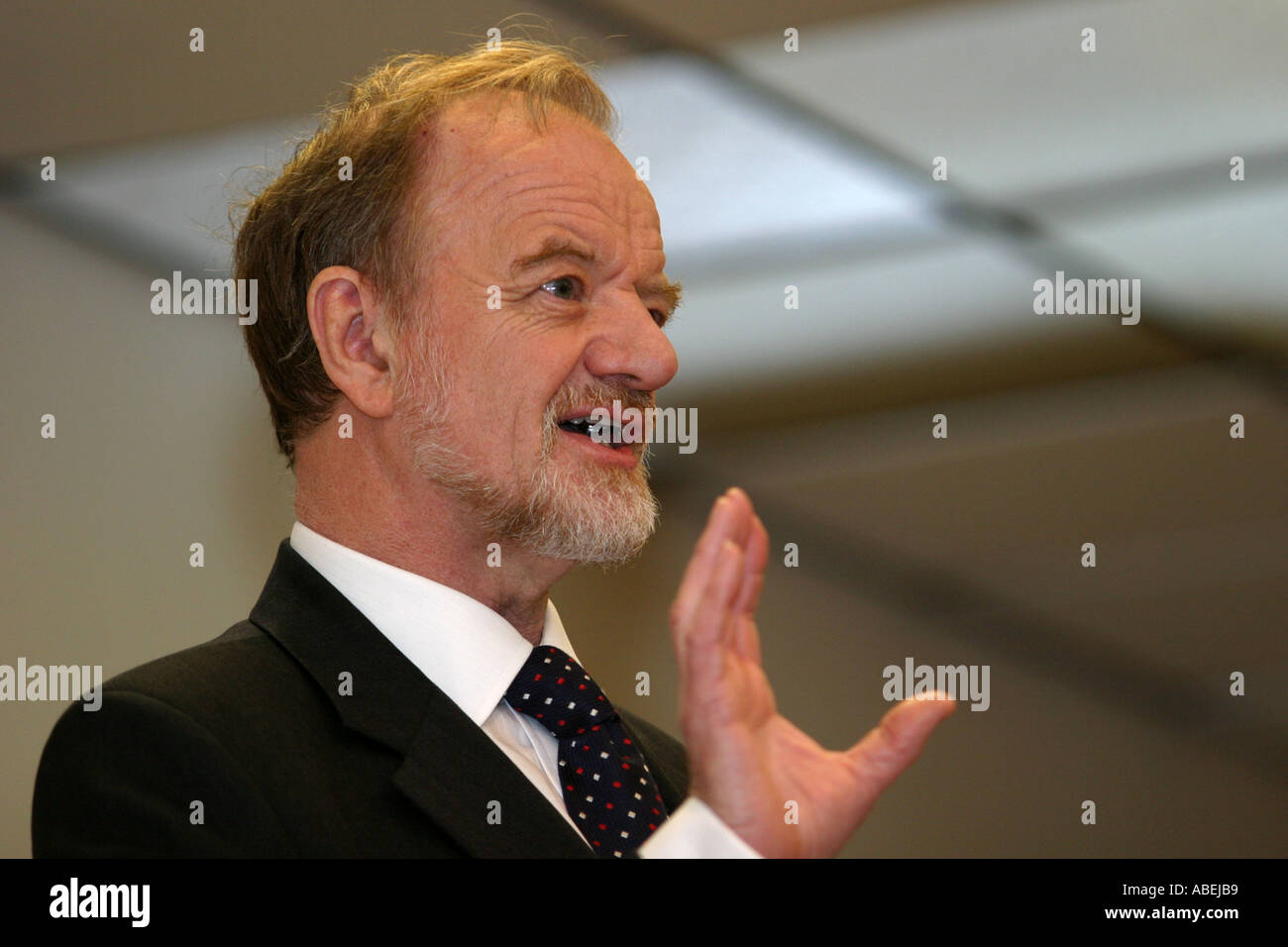 Die späten Robin Cook MP sprechen in Bolton UK Stockfoto