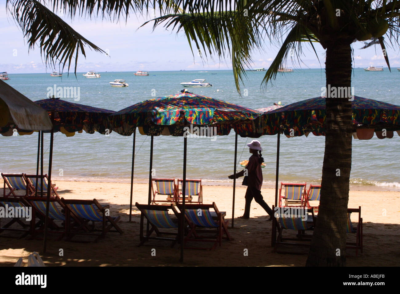 Strand Anbieter an einem einsamen Strand in Pattaya Thailand. foto DON TONGE Stockfoto