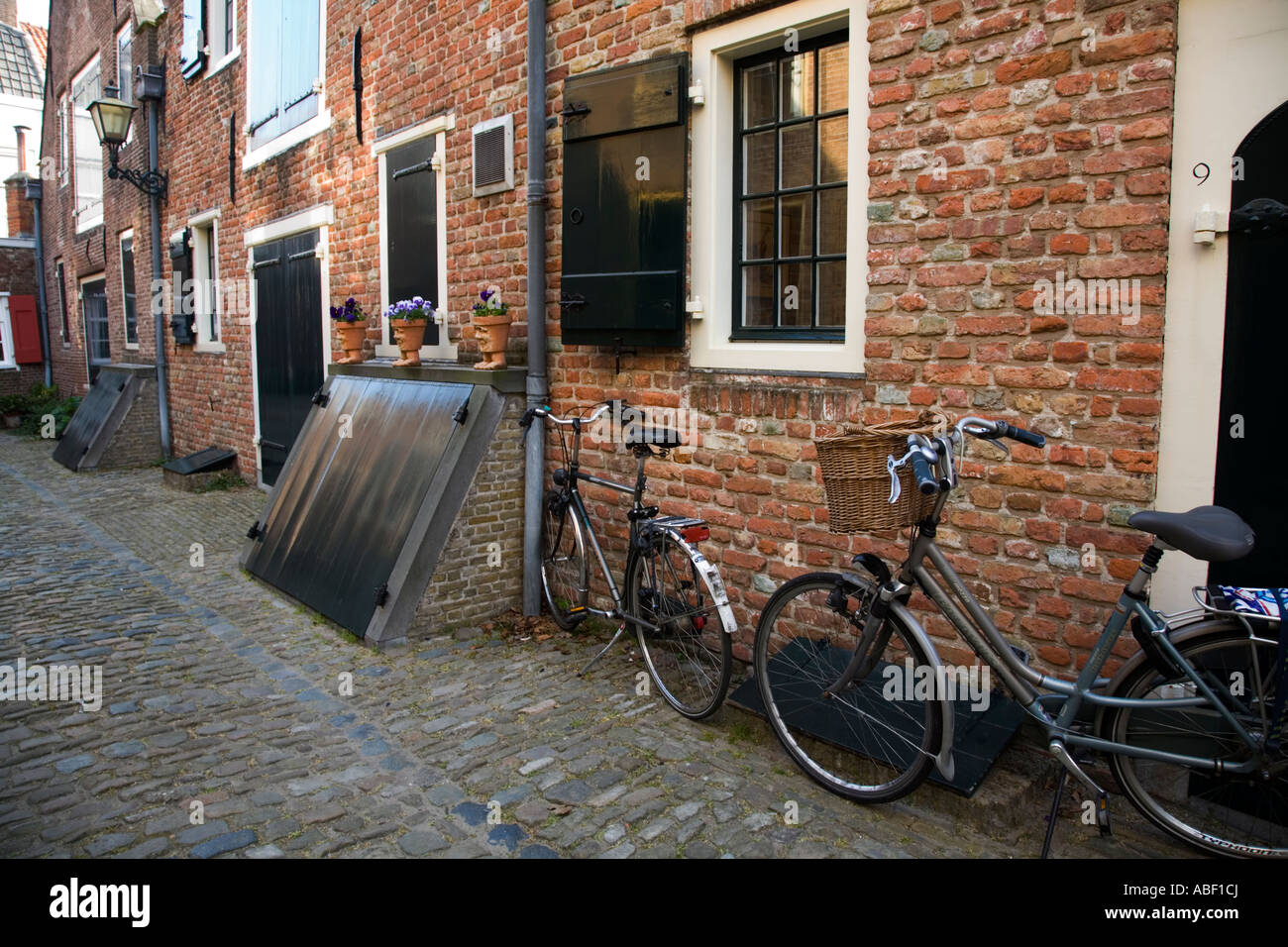 Hintere Allele einer niederländischen Stadt in Middelburg, Niederlande; Holland Stockfoto