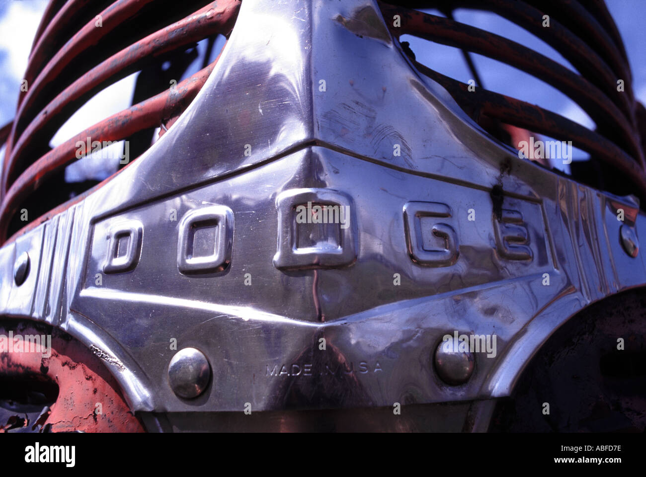 Frontgrill auf alten LKW Stockfoto