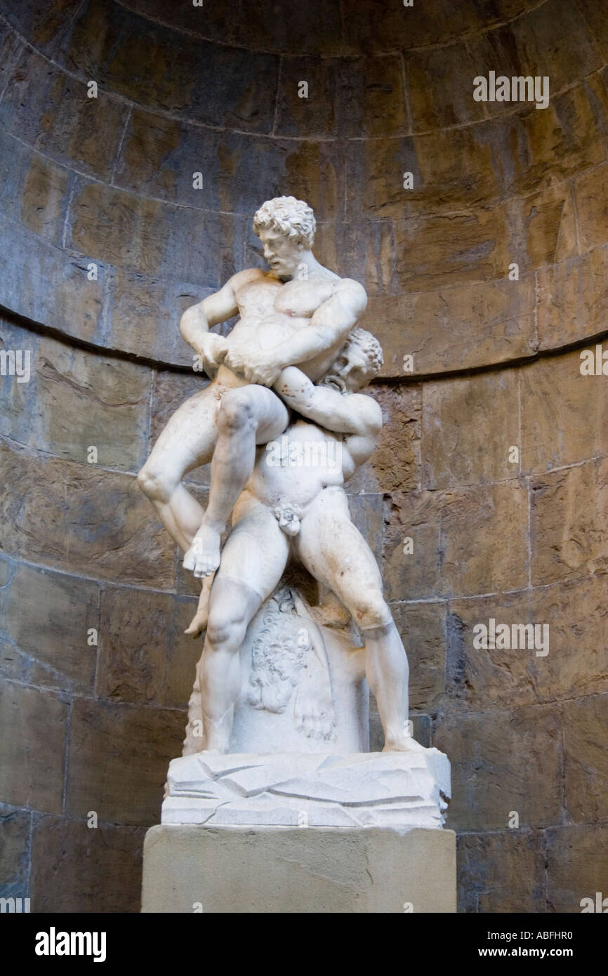 Herkules und Antäus Skulptur in den Boboli-Gärten, Florenz, Toskana, Italien, Europa. Stockfoto