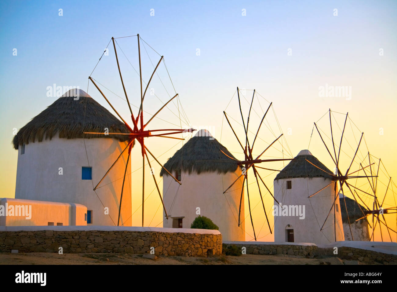 Mykonos, die legendären Windmühlen Ägäis Griechenland Europa Stockfoto