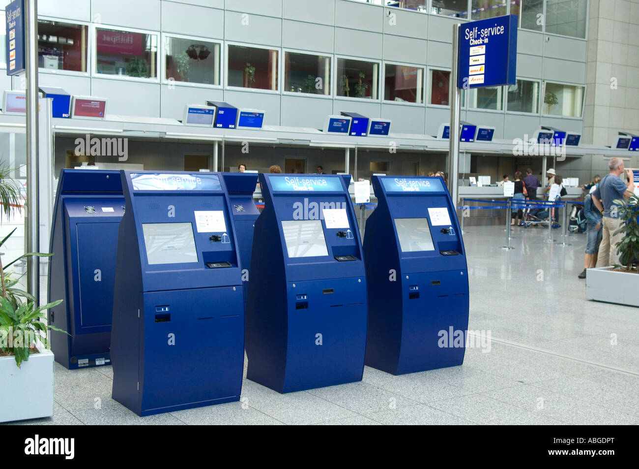 Quick Check-in Schalter mit Self-service, Flughafen, Deutschland Stockfoto