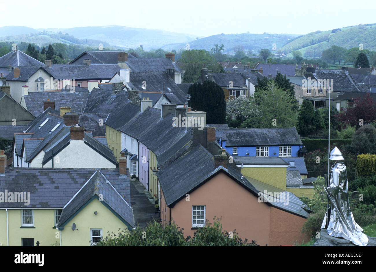 Llewellyn Statue mit Blick auf die Stadt Llandovery, Carmarthenshire, Wales, UK Stockfoto