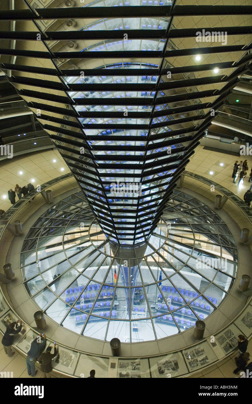 Reichstagskuppel Glass Kuppel des Reichstagsgebäudes in Berlin Deutschland Europa Stockfoto