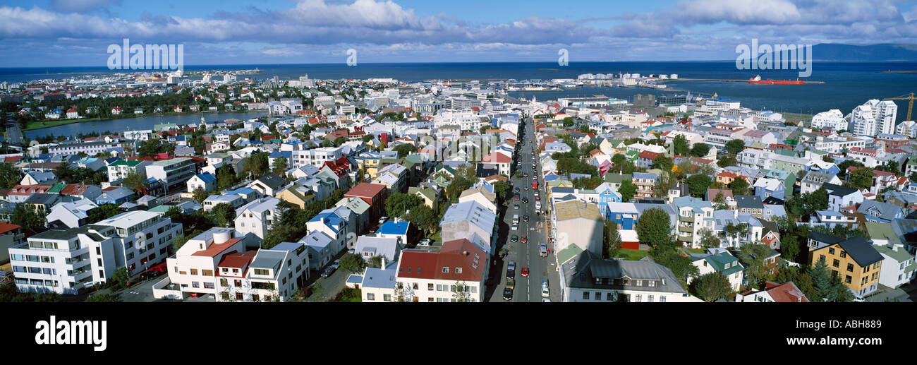 Blick über Reykjavik von Hallgrimskirkja Kirche Island Stockfoto
