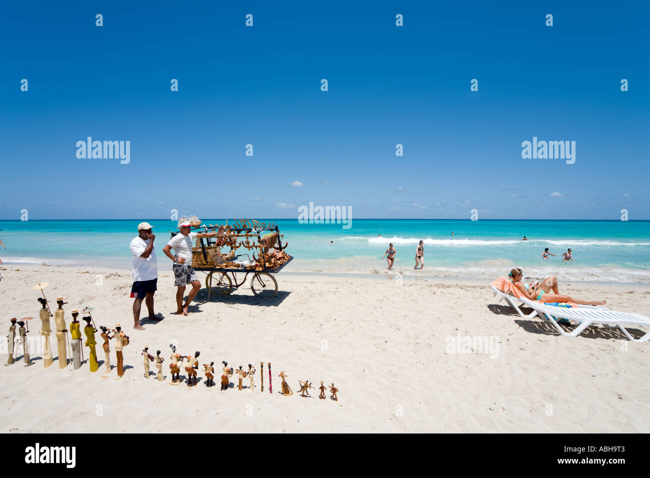 Strand von Varadero. Strand-Händler am Strand in der Hotelzone von Varadero, Kuba Stockfoto