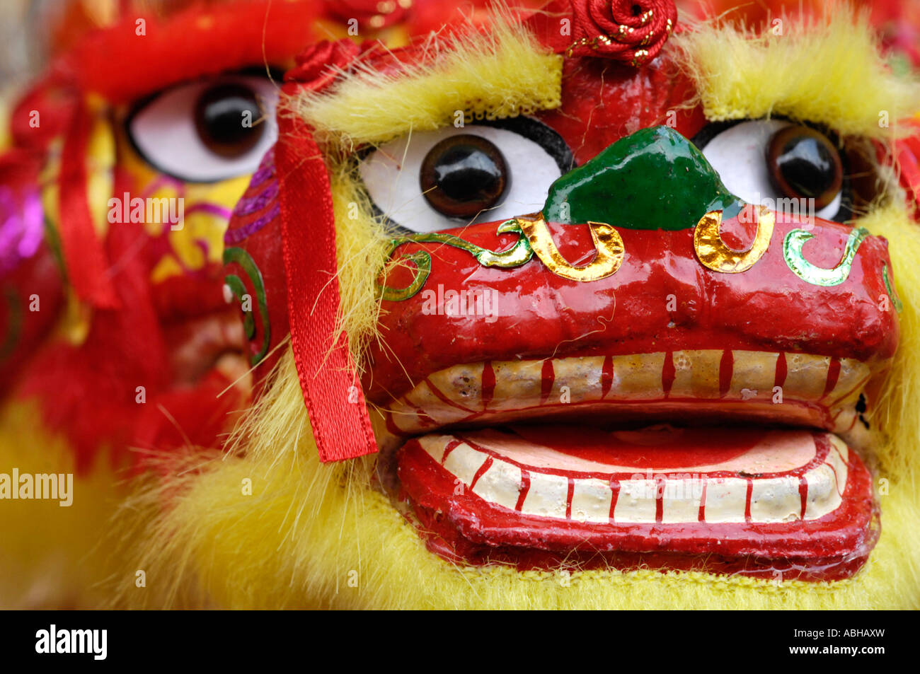 Löwe-Puppen zum Verkauf während der Lunar New Year, Hong Kong, China Stockfoto