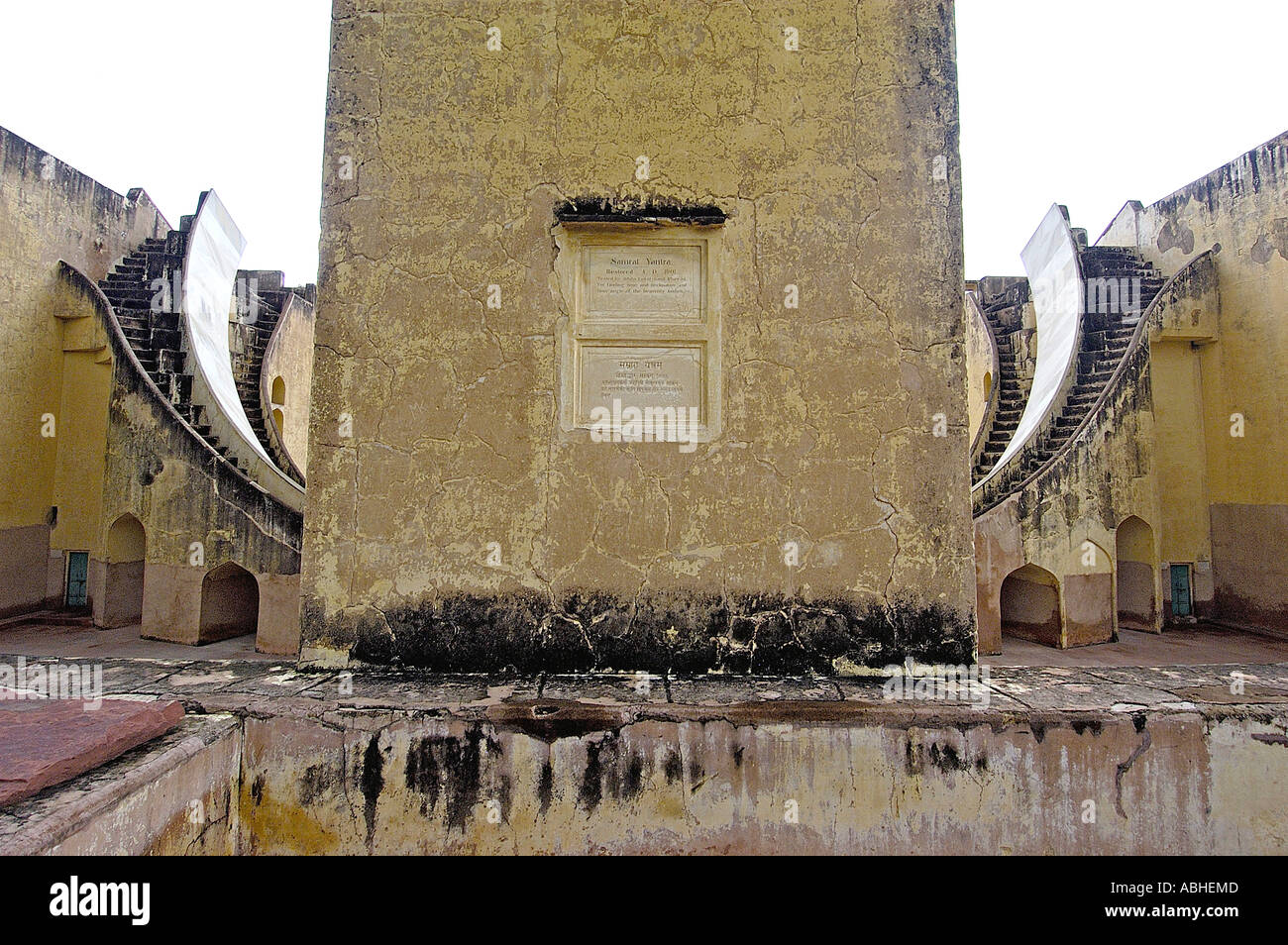 UGA78801 Große Samrat Yantra Jantar Mantar Sternwarte 1716 Jaipur Rajasathan Indien Stockfoto