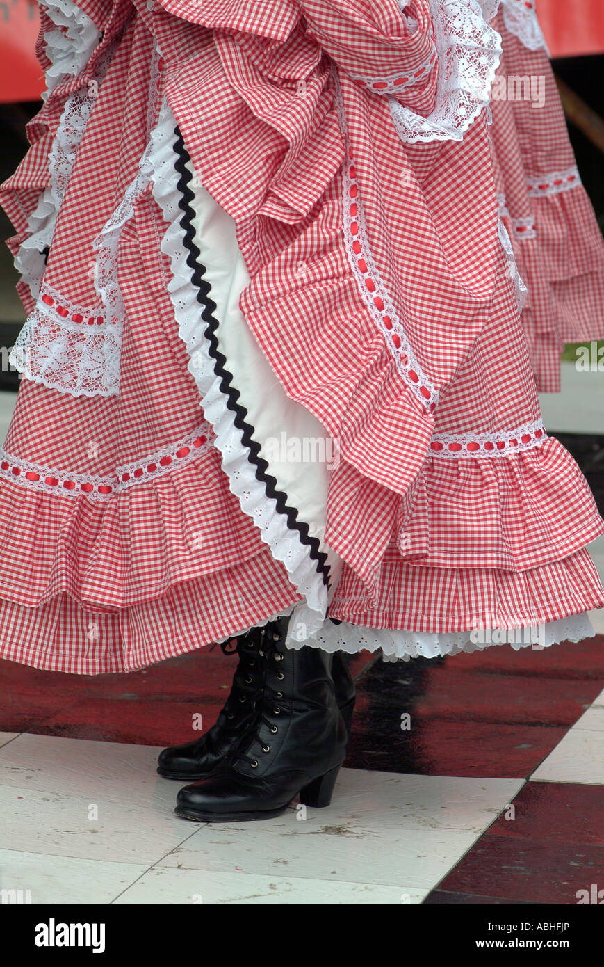 Traditionelle mexikanische Tänzer während eines Festes in San Antonio Stockfoto