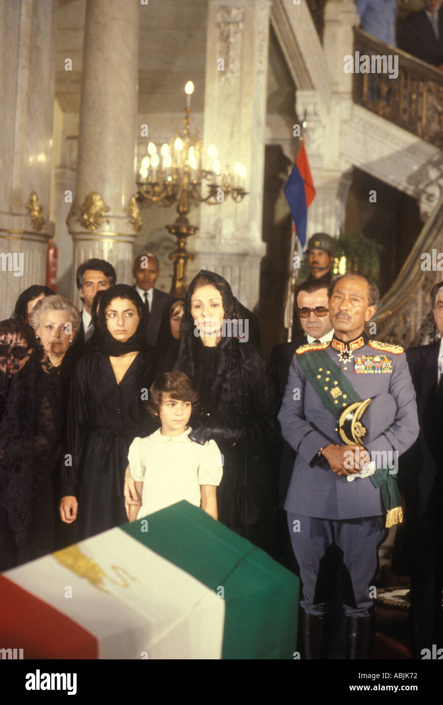 Schah von Iran seine Staatsbeerdigung Kairo Ägypten. Mohammad Reza Pahlavi, auch bekannt als Mohammad Reza Shah. Die Witwe des Schahs, Familie und Anwar Sadat 1980. Stockfoto