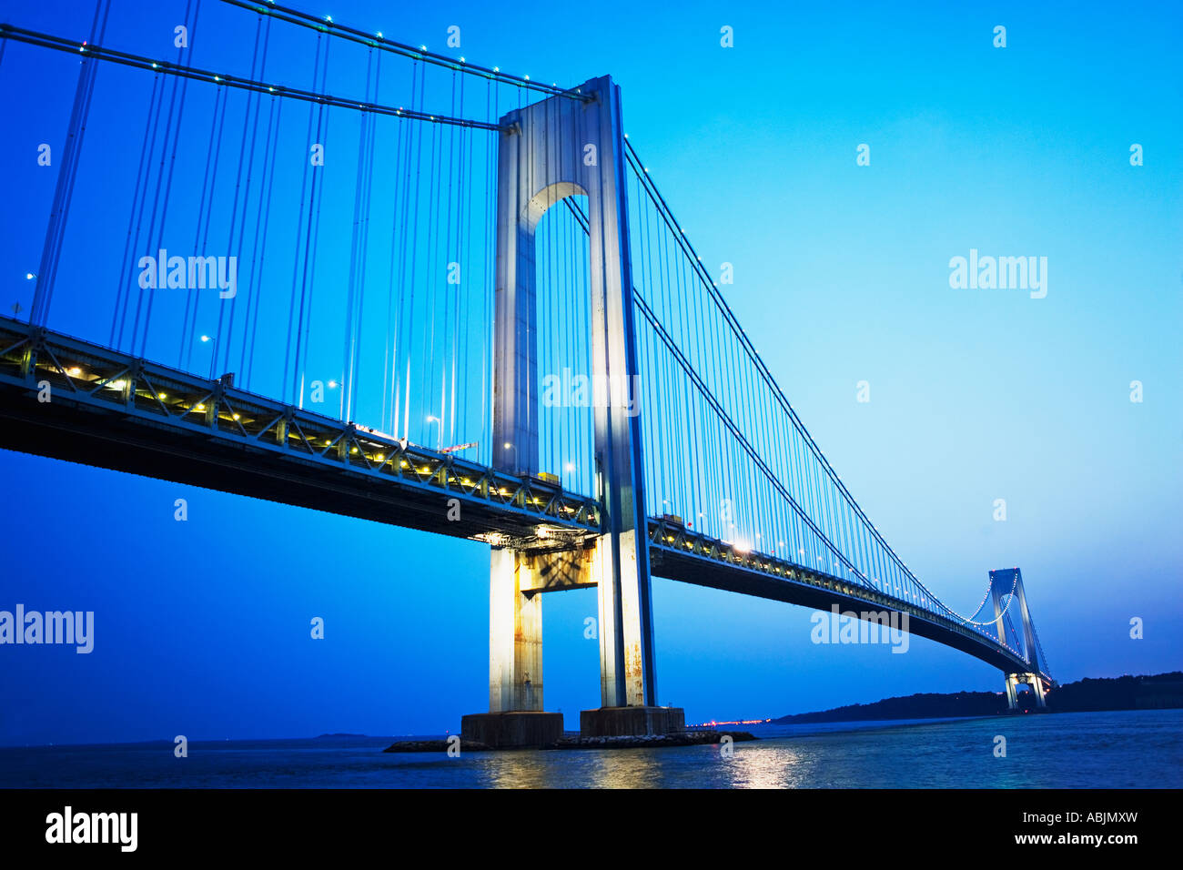 Verrazano Bridge bei Nacht New York USA Stockfoto