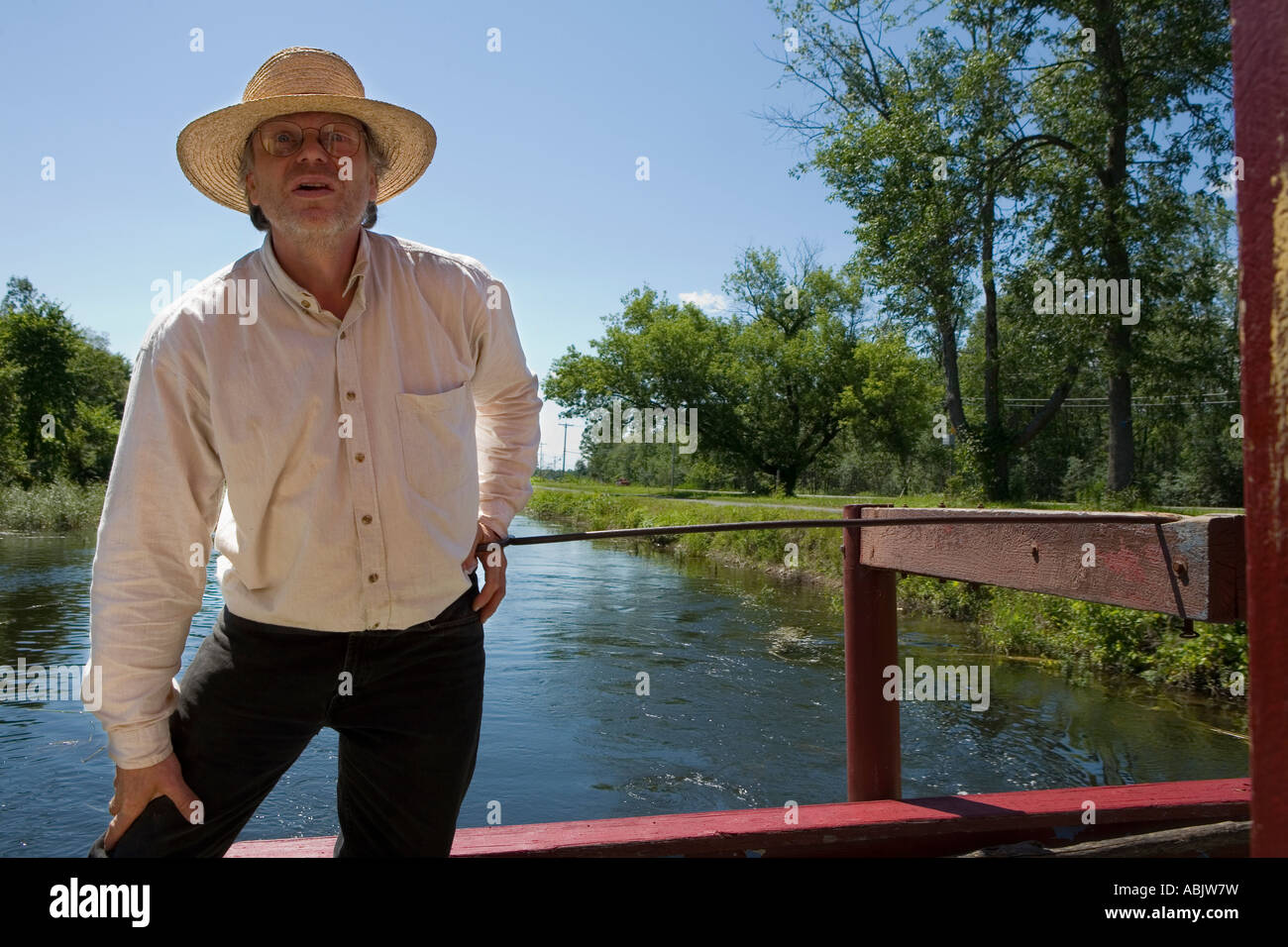 Pinne Mann am Ruder Eriekanal Dorf Rom New York Oneida County Stockfoto