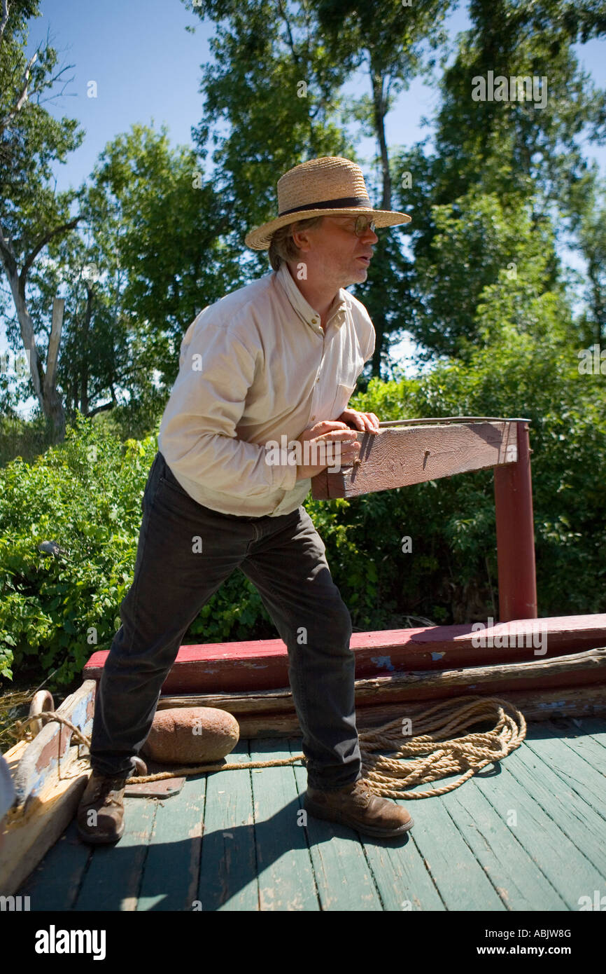 Pinne Mann am Ruder Eriekanal Dorf Rom New York Oneida County Stockfoto