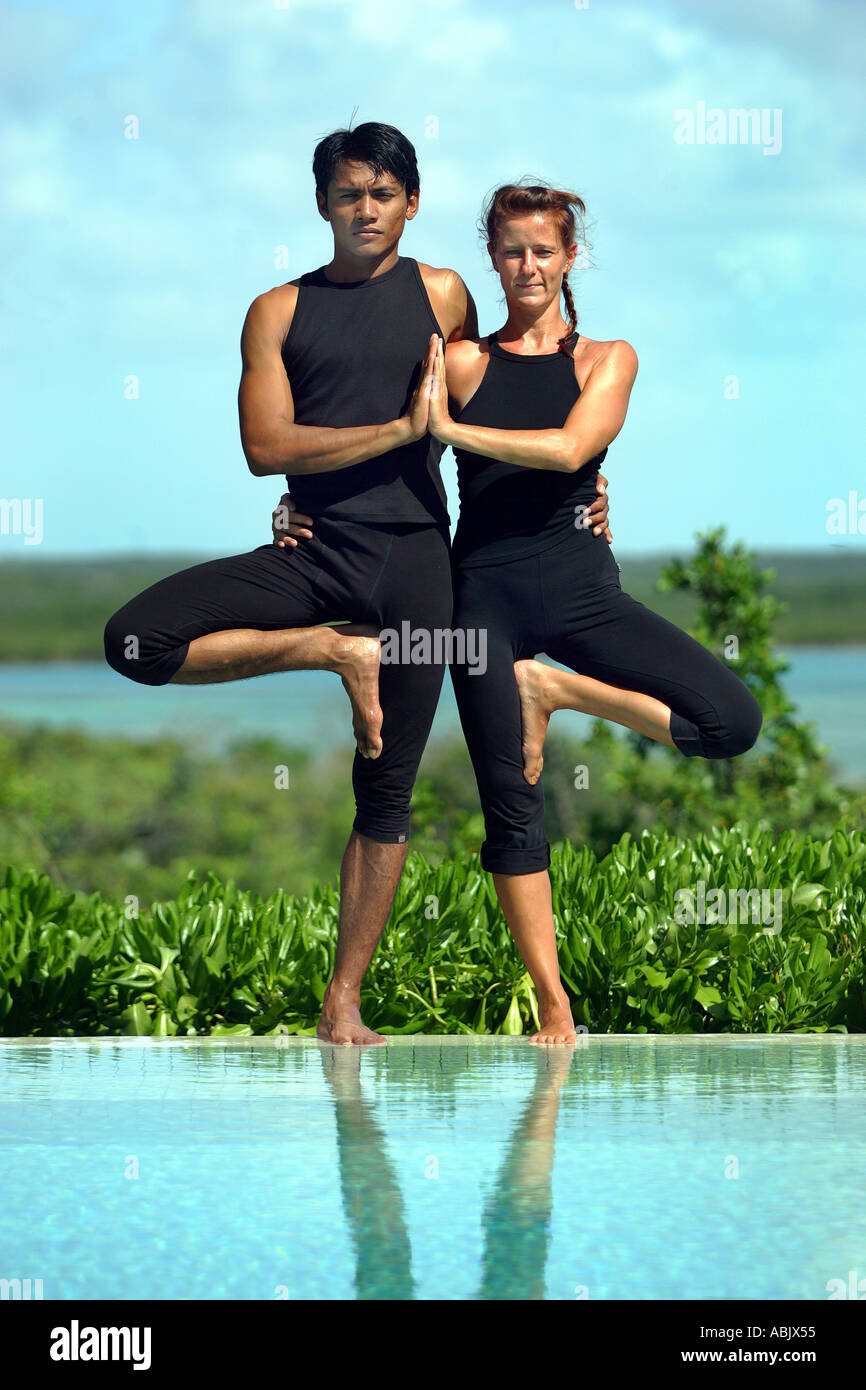 Yoga im luxuriösen Parrot Cay Resort in Turks And Caicos Islands Stockfoto