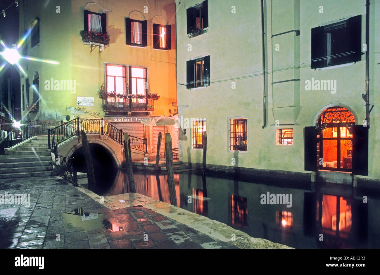 Malerische Ecke von Venedig bei Nacht Stockfoto