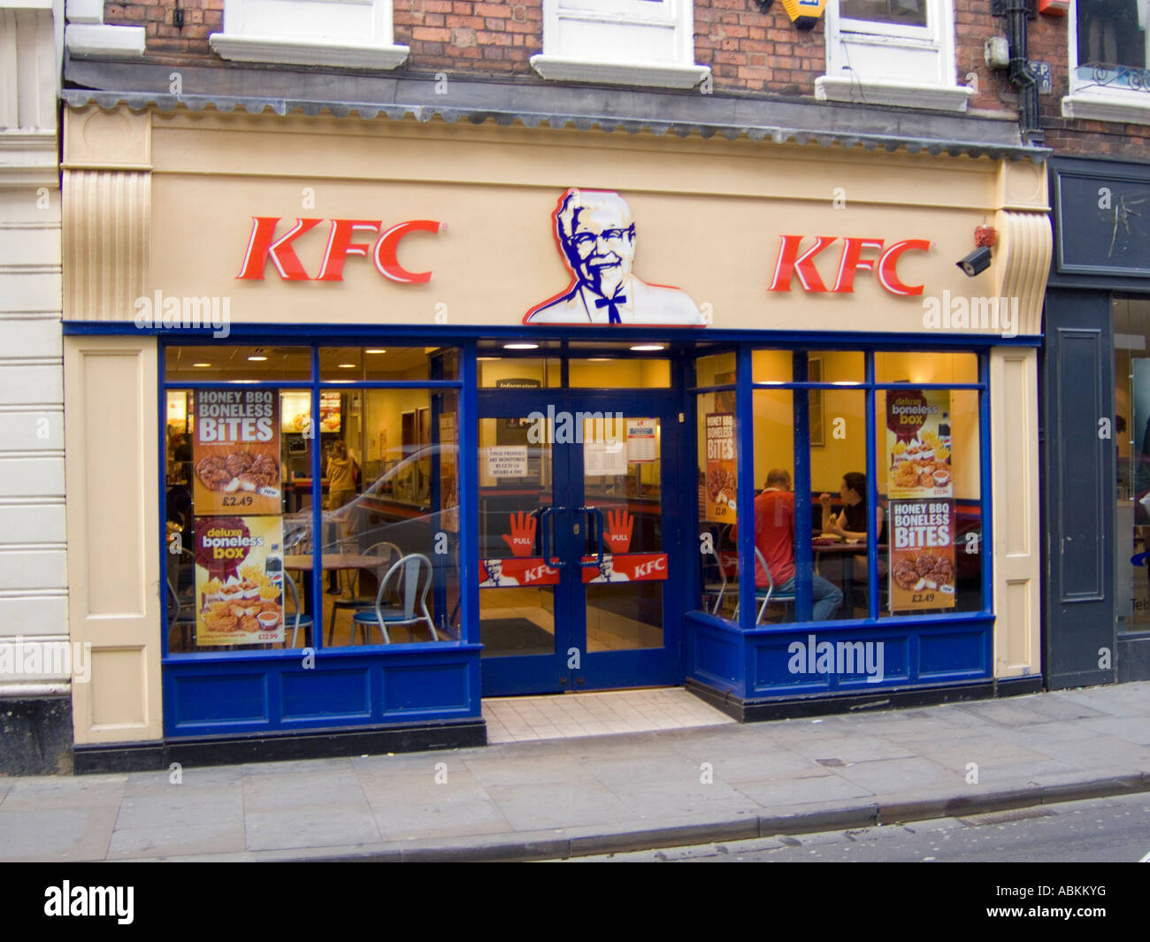 Kfc chicken chips Fotos und Bildmaterial in hoher Auflösung Alamy