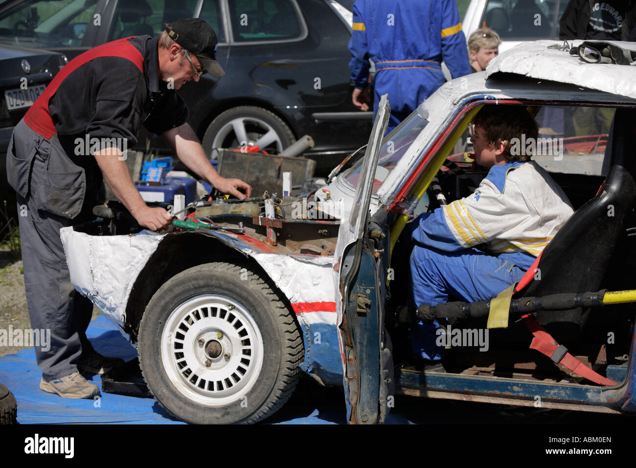 Mechanische tuning Automotor für Folkrace eine Art Banger racing in Torslanda Rennbahn Göteborg Schweden Stockfoto