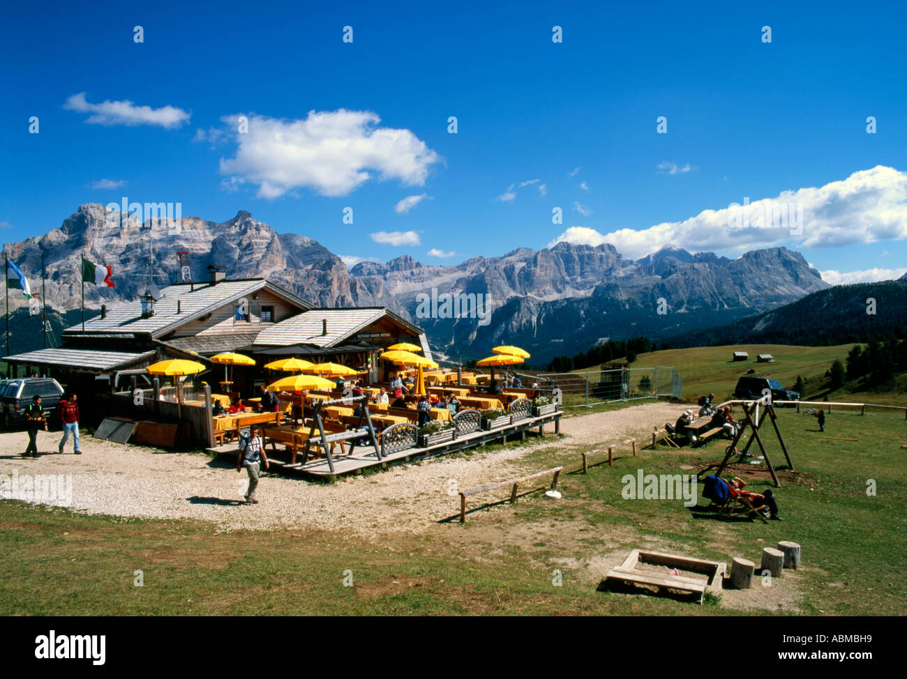 Restaurant hoch oben in den Dolomiten in Norditalien Stockfoto