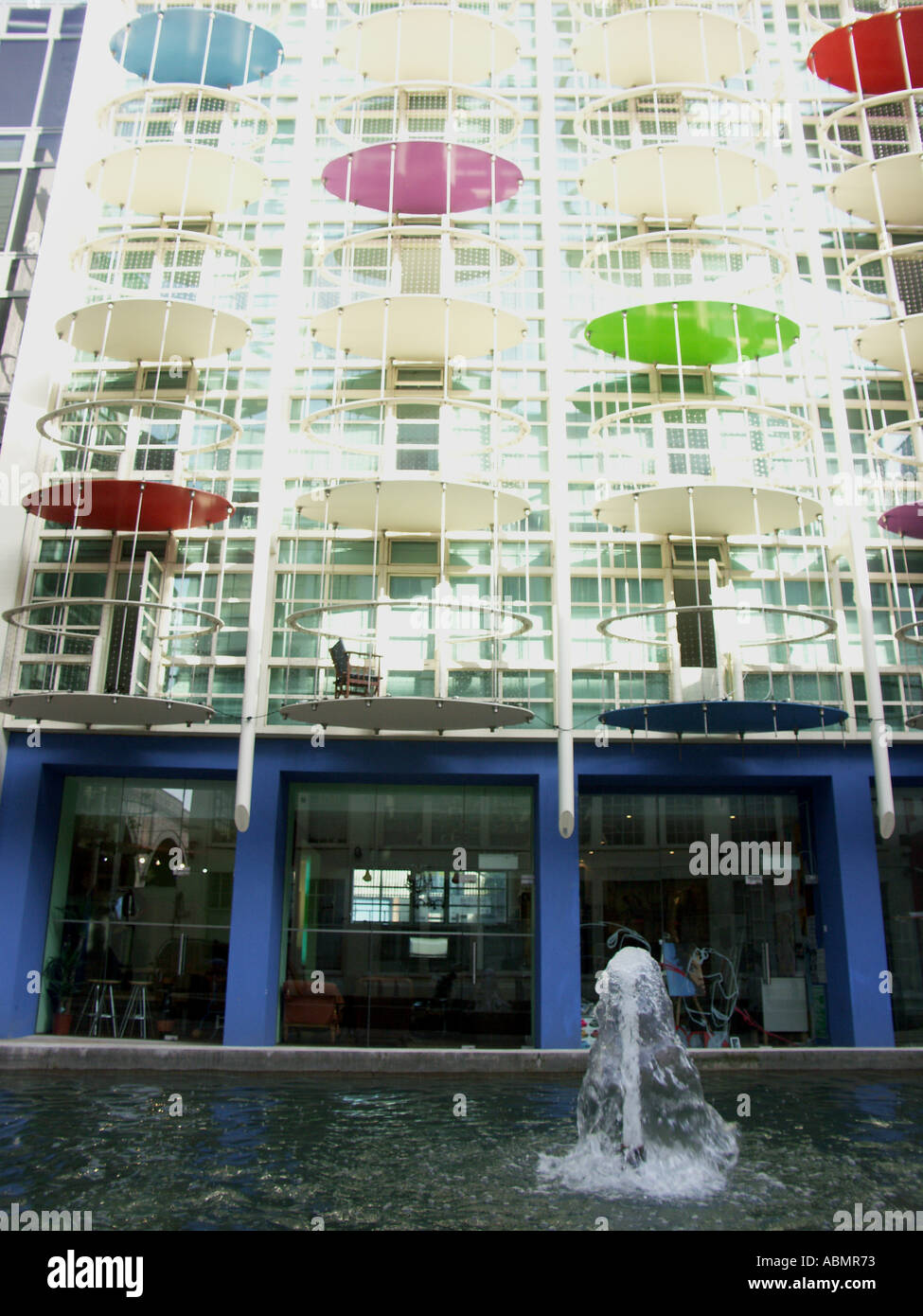 Die Custard Factory in Birmingham Uk ist eine revolutionäre neue Kunst und Medien-Viertel ist es ein 5 Hektar großen böhmischen Innenstadt Zentrum der cr Stockfoto