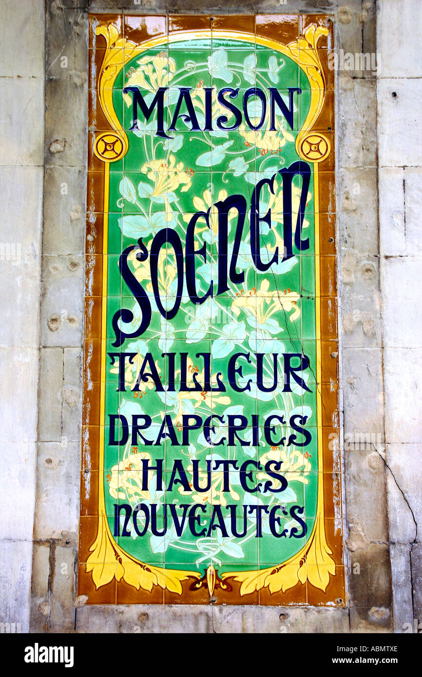 Art Nouveau Sign Werbung Schneider Shop hergestellt aus glasierten