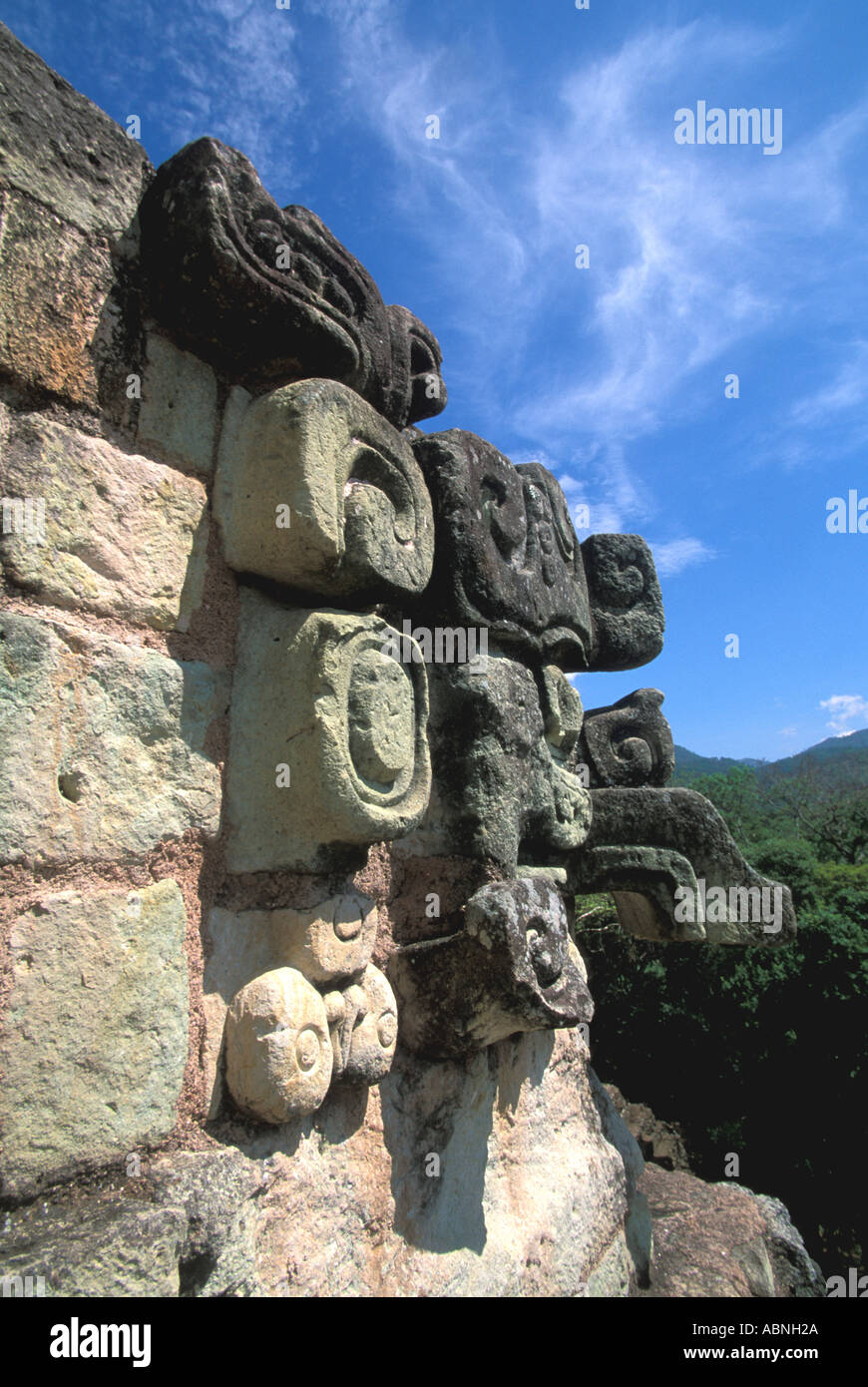 Honduras Copan Ruinas Maya-Ruinen Maya-Architektur Tempel Ecke Skulpturen Kunstreligion Mittelamerika Stockfoto