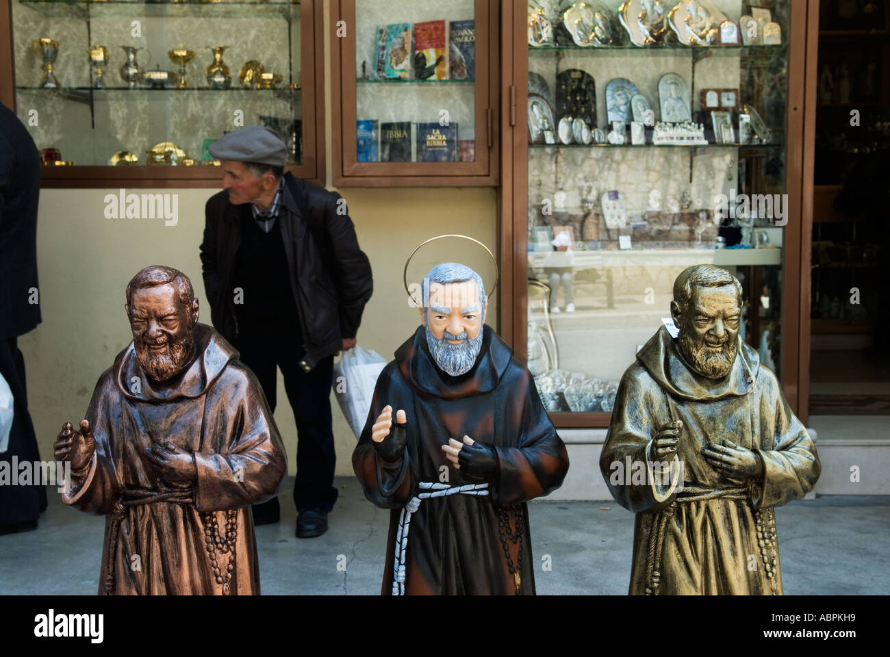 Padre Pio. San Giovanni Rotondo, Apulien.  Italien-Gargano Region. HOMER SYKES Stockfoto