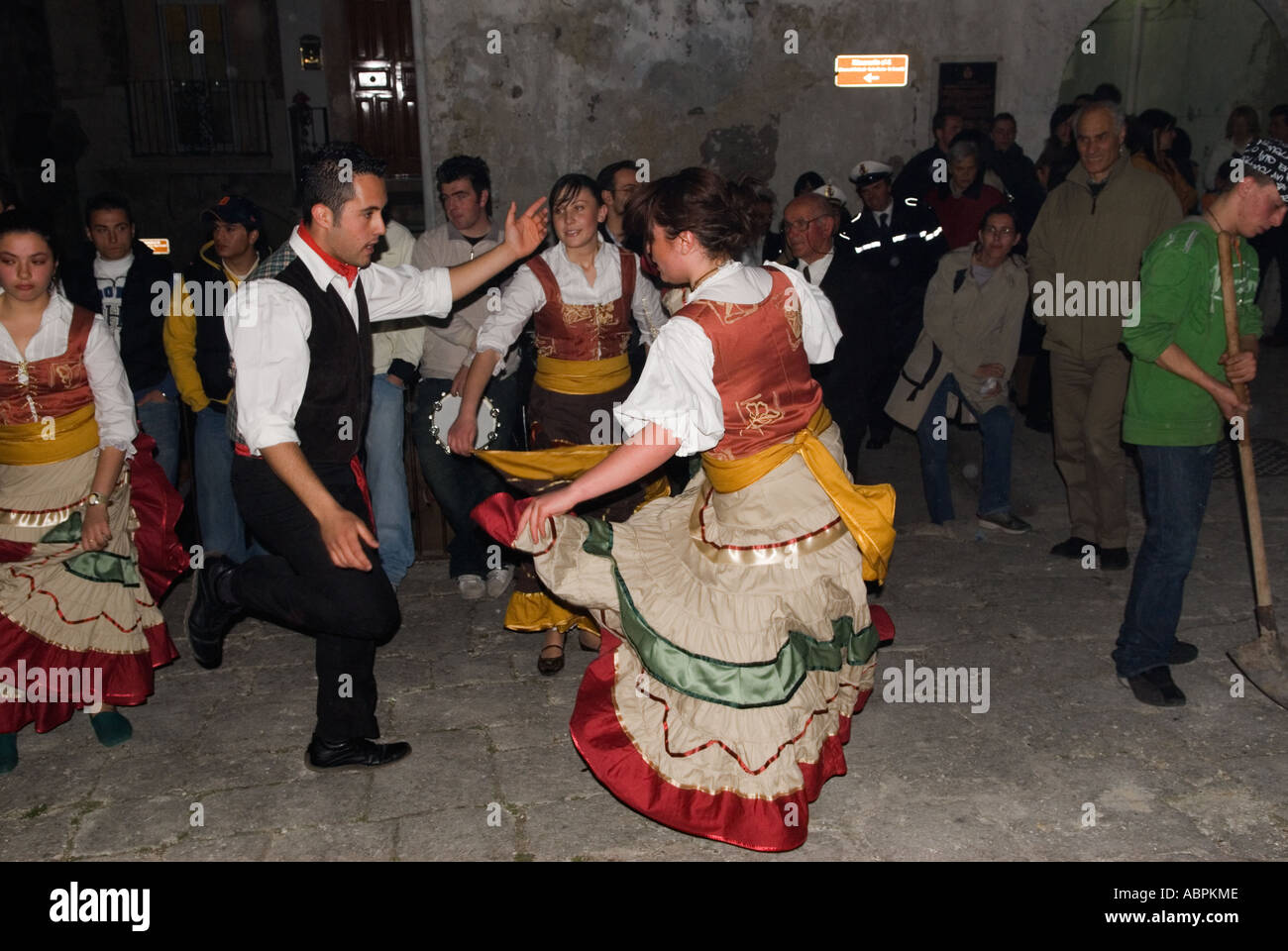 Italien regionales Dorf Folklore Festival Festtag von Sant Angelo. Monte Sant Angelo, Region Gargano, Apulien, Europa der 2006 2000er Jahre HOMER SYKES Stockfoto