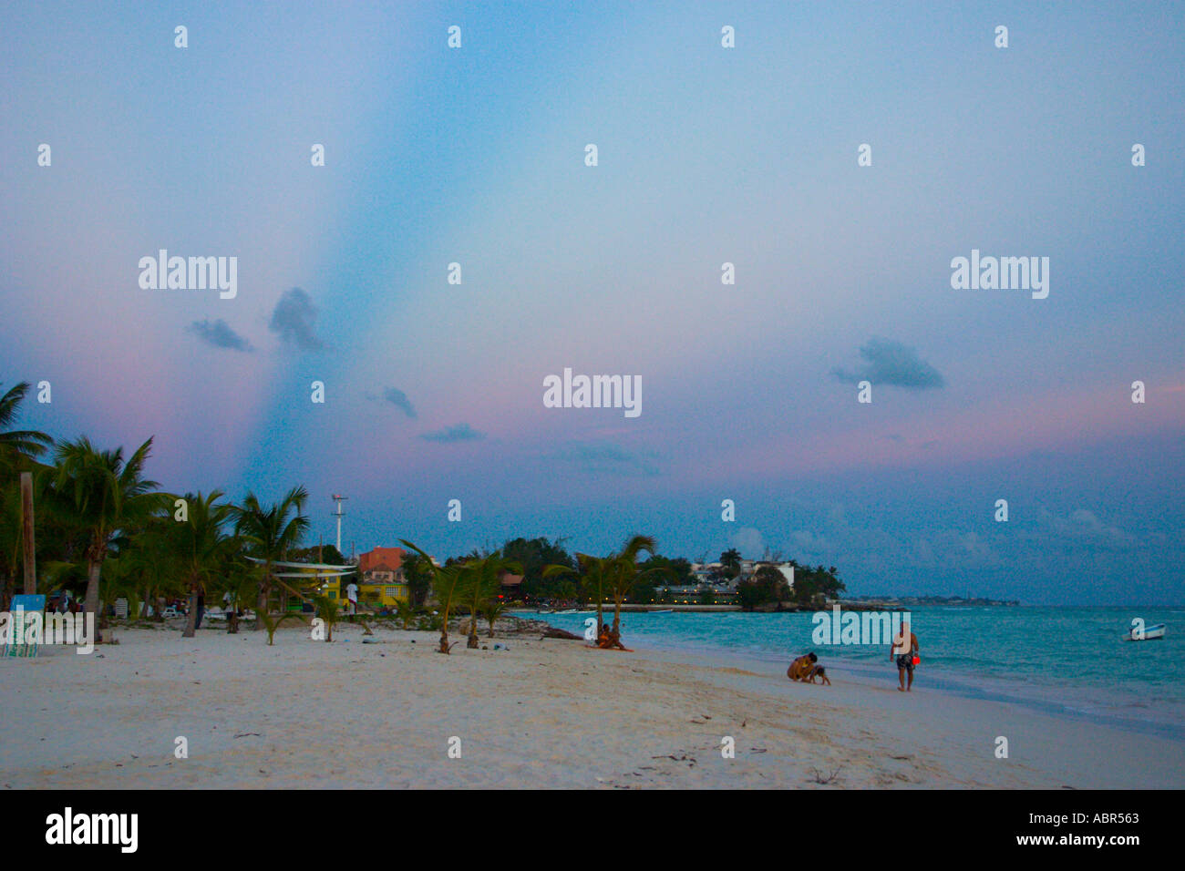 Am Abend Herrlichkeit St Lawrence Gap Worthing Beach Barbados Stockfoto