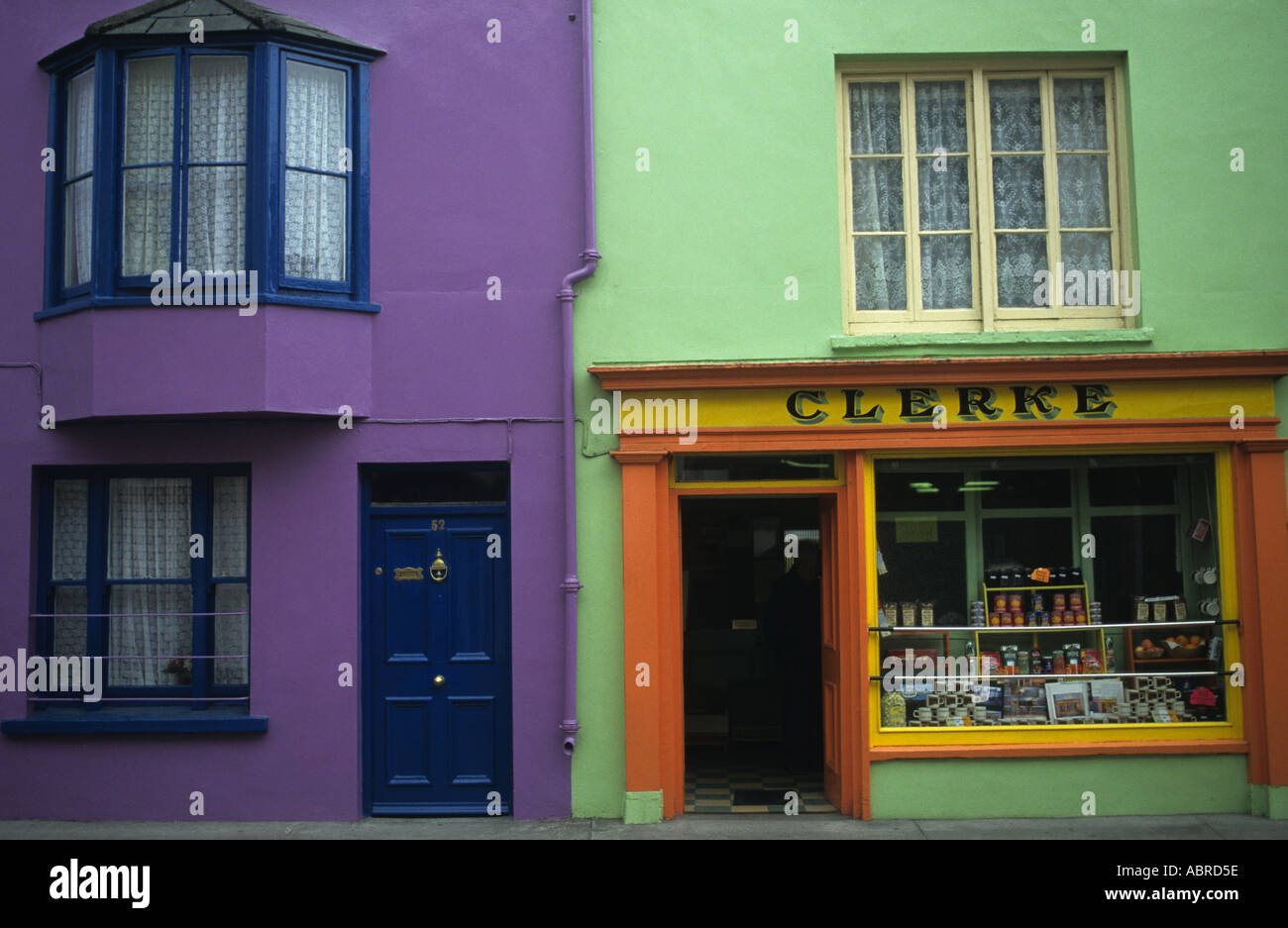 Bunte Ladenfronten in Skibareen Cork Irland Stockfoto
