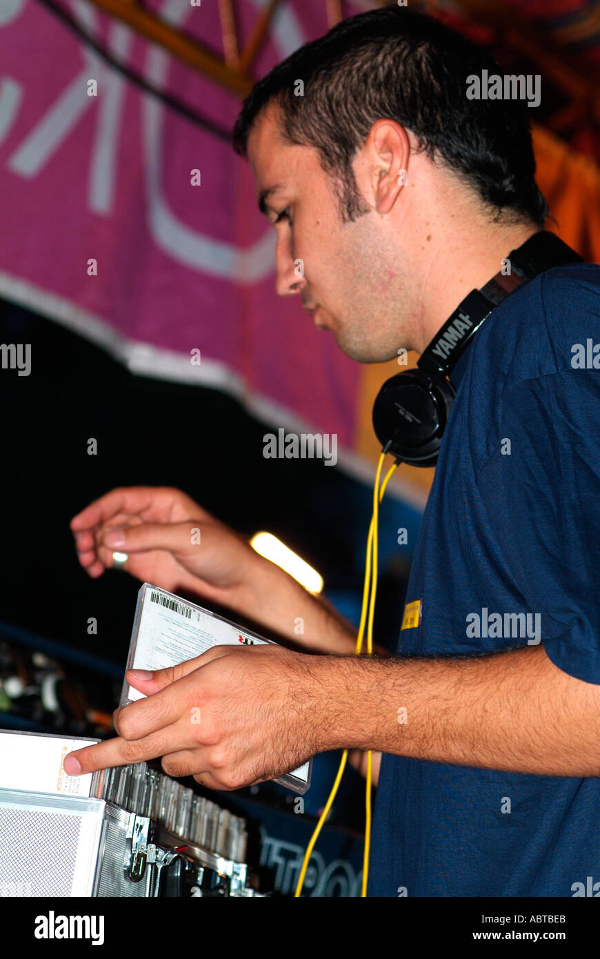 DJ bei einem Sommer-Roadshow Stockfoto