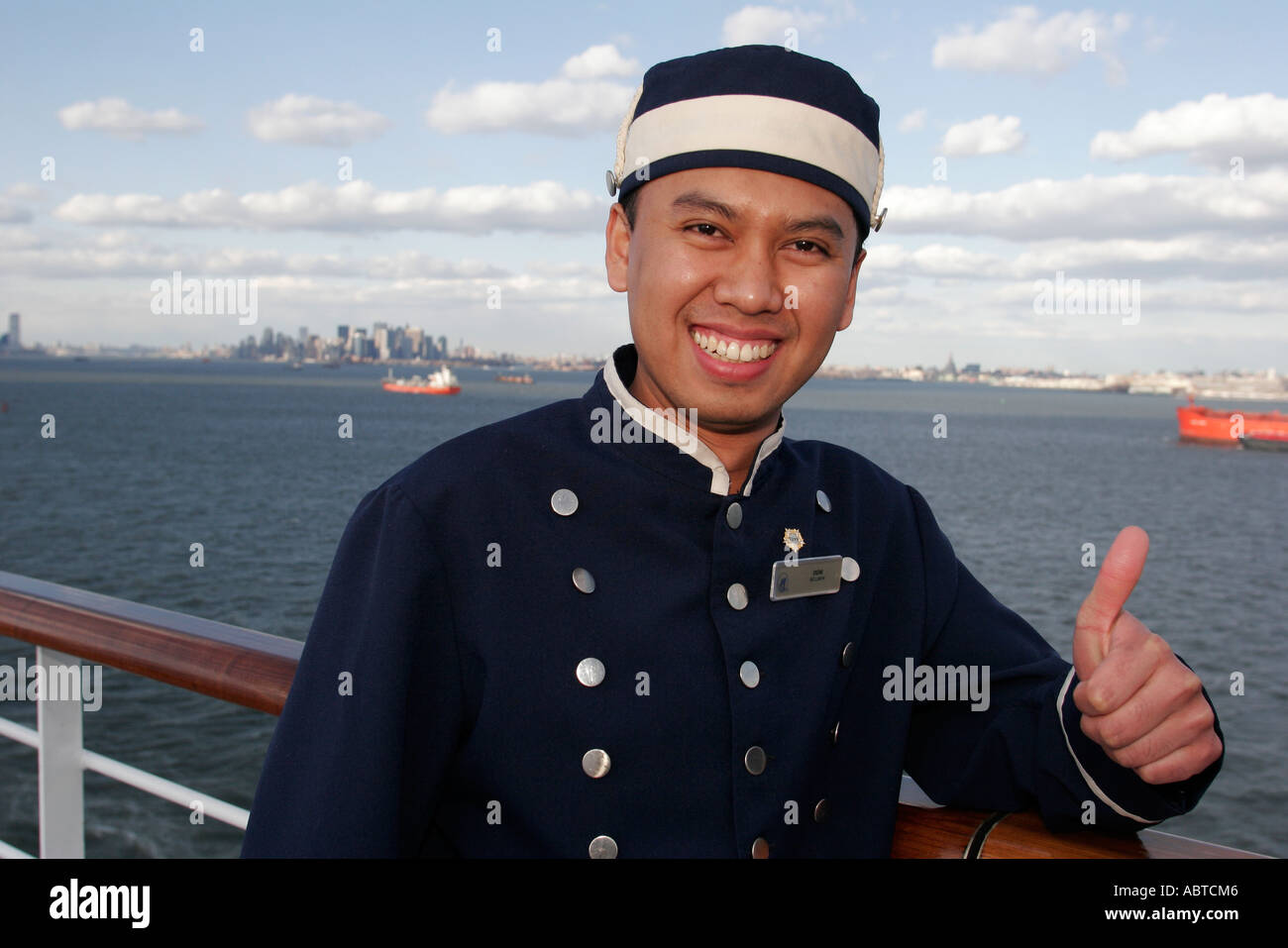 New York City, NY NYC, Upper, New York, Bay, Holland America Line, 10 10-tägige Kreuzfahrt in der Ostkaribik, 5 fünf Haltestellen, Rufhäfen, MS Noordam, Schiff, asiatischer Mann, Stockfoto