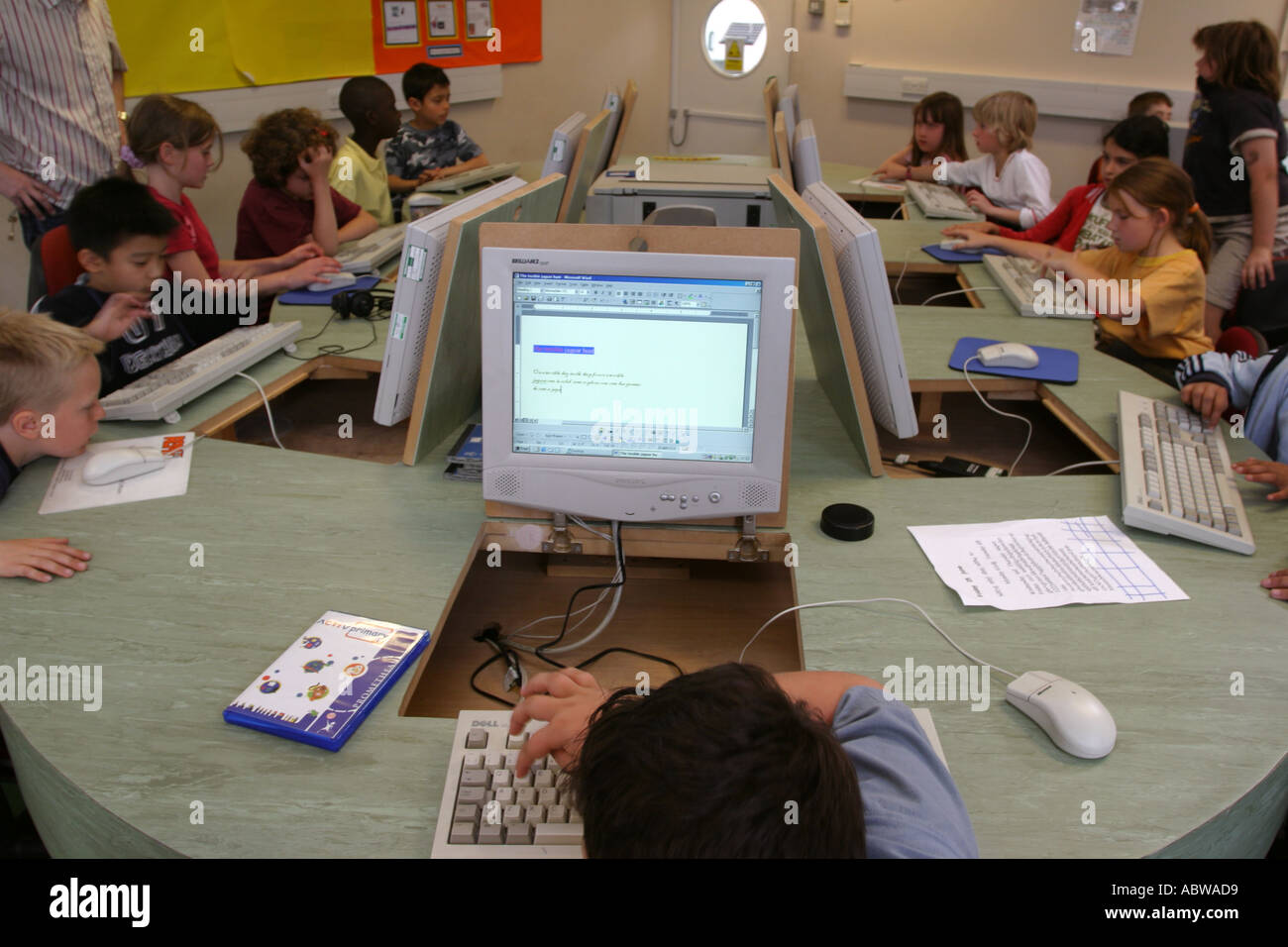 Eine Computer-Suite für junior Schüler, Betty Layward junior School, London, UK. Stockfoto