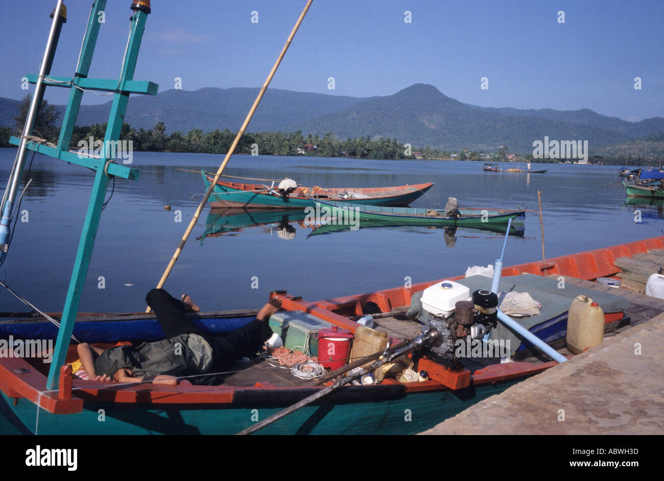 Schlafende Fischer in der Stadt Kampot, Kambodscha, Süd-Ost Asien Stockfoto