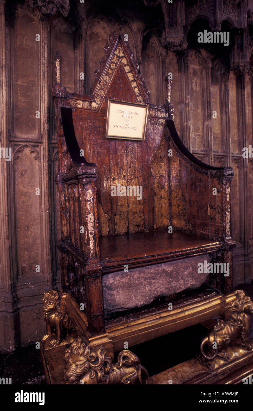 Coronation Chair und der Stein von Scone Westminster Abbey London England UK Stockfoto